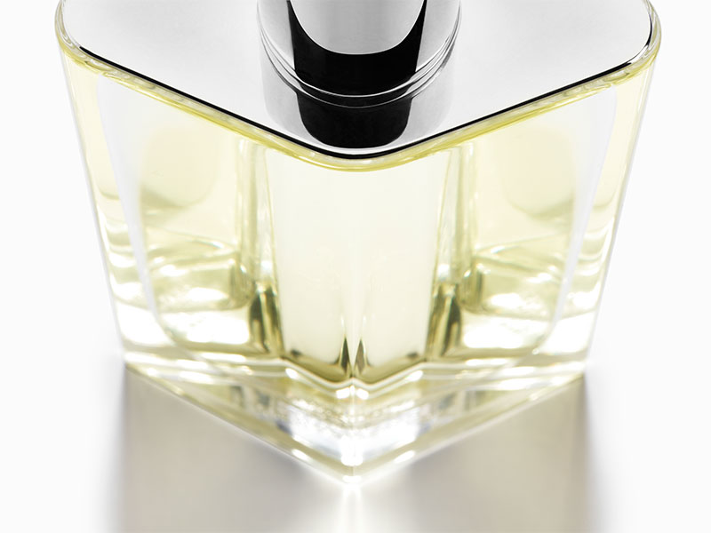اكتشف مسارات جديدة مع عطر H24 الجديد
